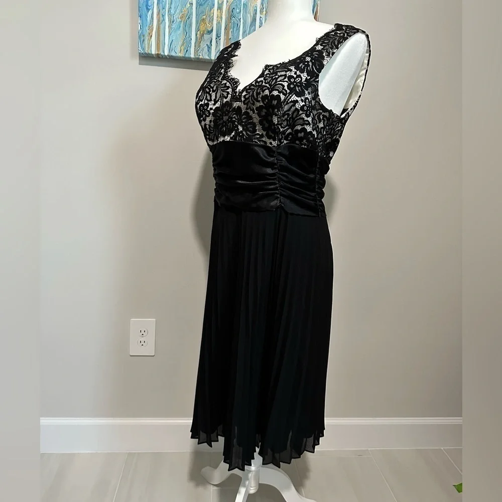 JS Boutique Dress Black Lace w Pleated Bottom Gorgeous Ruched Waist - Picture 8 of 12